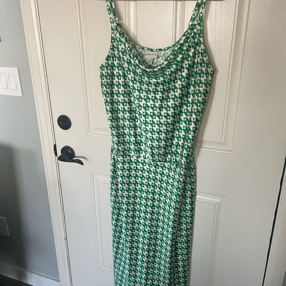 Ava& Viv Green and White Geometric Print Midi Dress